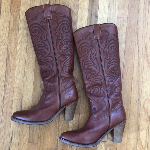 COPY - FRYE WOMENS COWBOY BOOTS - Picture 2 of 3